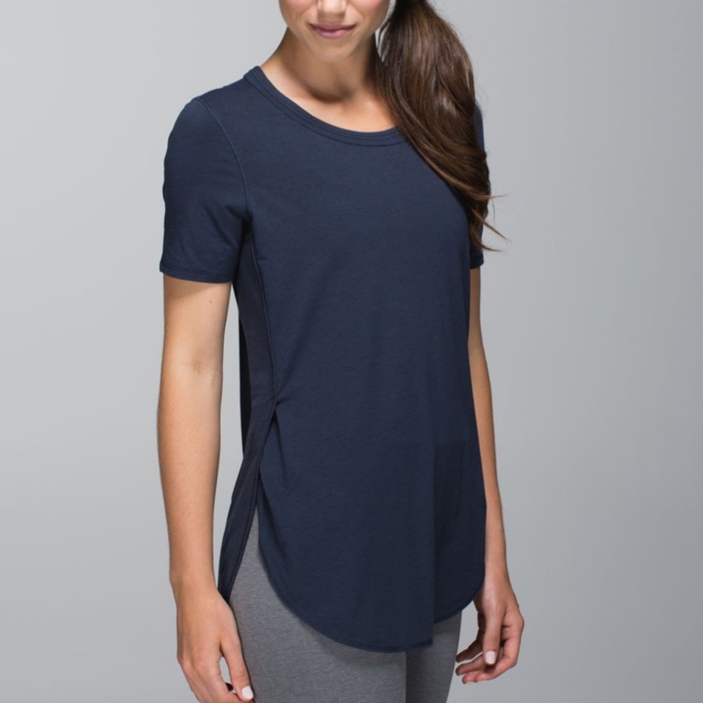 Lululemon Navy T-Shirt, Size 4